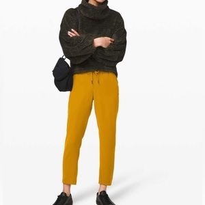 Lululemon on the fly 7/8 pants